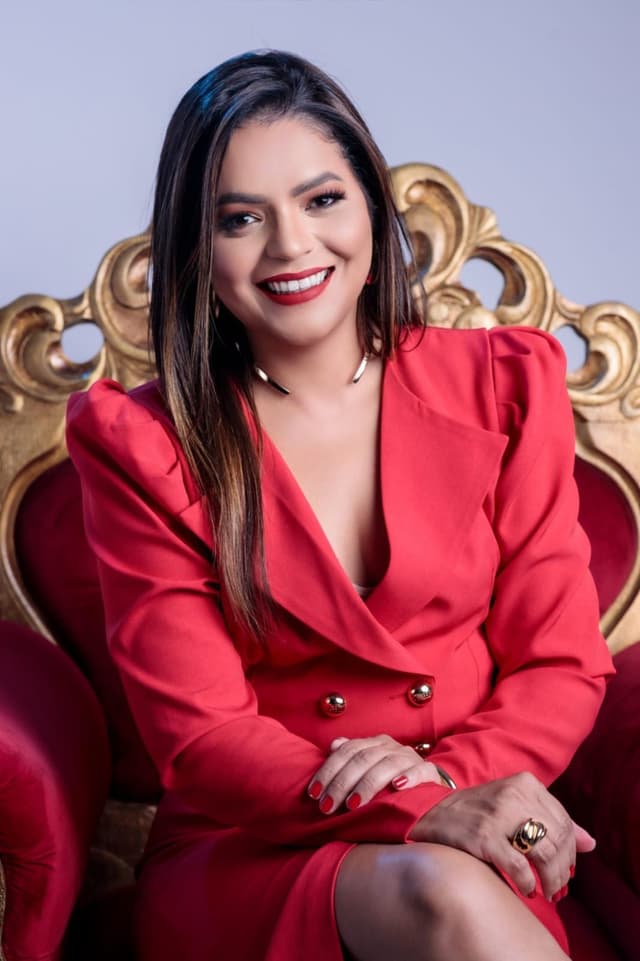 Sarah Moura 